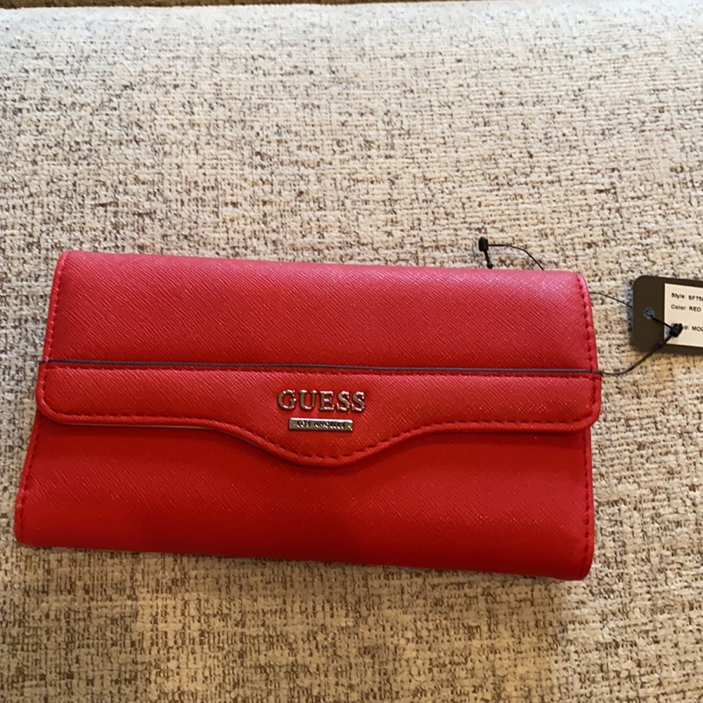 GUESS women’s wallet